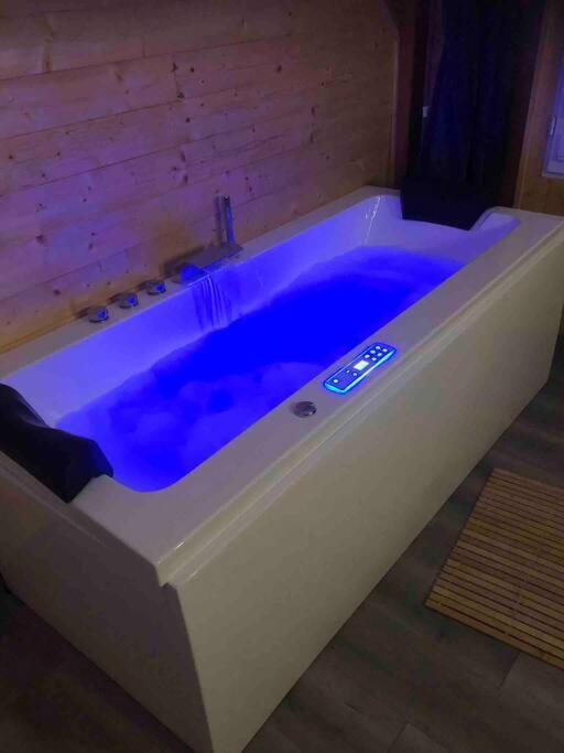 Cottage Cocooning Romantique Avec Jaccuzzi Prive Ancinnes Luaran gambar